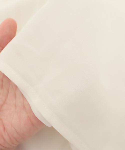 Pierrot（ピエロ）の「フレアスリーブプリーツブラウス（シャツ/ブラウス・レディース・ブラック/ネイビー/ライトブルー/アイボリー/イエロー/ブルー・L/M）」の14枚目の写真