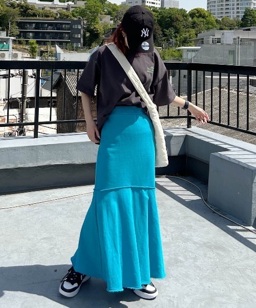 PAGEBOY（ページボーイ）の「リゾートアートTシャツ（Tシャツ/カットソー・レディース・オフホワイト/ピンク/チャコールグレー・FREE）」の4枚目の写真