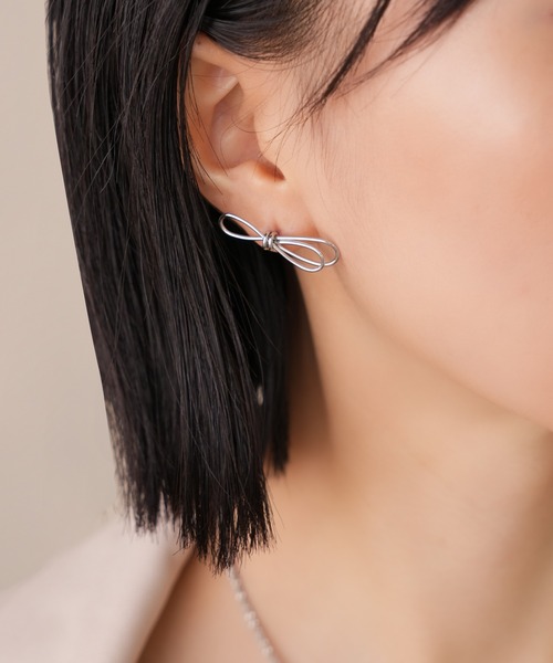 IAMUSE(アイアミューズ)の「金属アレルギー対応 ワイヤーリボンモチーフピアス S0991【IAMUSE】(ピアス(両耳用)・レディース・ゴールド/シルバー・FREE)」の12枚目の写真