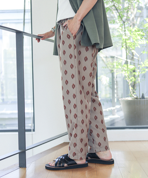 JOURNAL STANDARD relume(ジャーナルスタンダード レリューム)の「総柄イージーパンツ ”プロヴァンス”(その他パンツ・メンズ・グレー/ボルドー/ブルー系その他・MEDIUM/LARGE)」の5枚目の写真