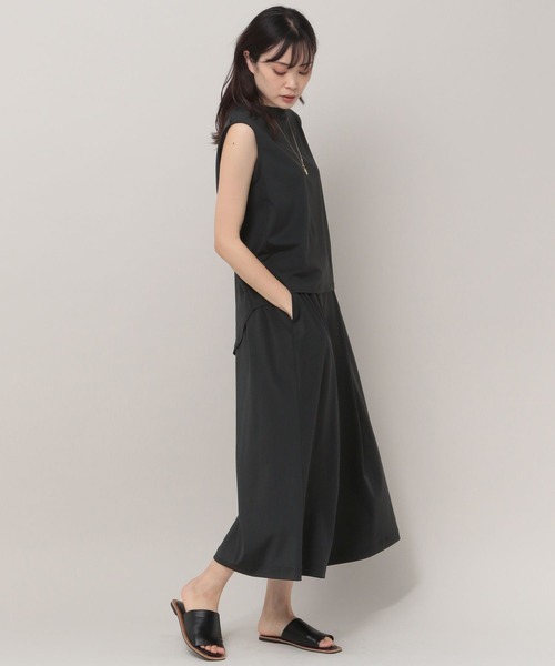 Elura(エルーラ)の「【ACTIVE】アクティブジャージノースリ(Tシャツ/カットソー・レディース・ブラック/レッド/ブルー・MEDIUM/LARGE)」の8枚目の写真