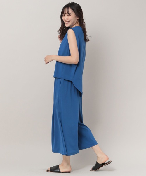 Elura(エルーラ)の「【ACTIVE】アクティブジャージノースリ(Tシャツ/カットソー・レディース・ブラック/レッド/ブルー・MEDIUM/LARGE)」の4枚目の写真