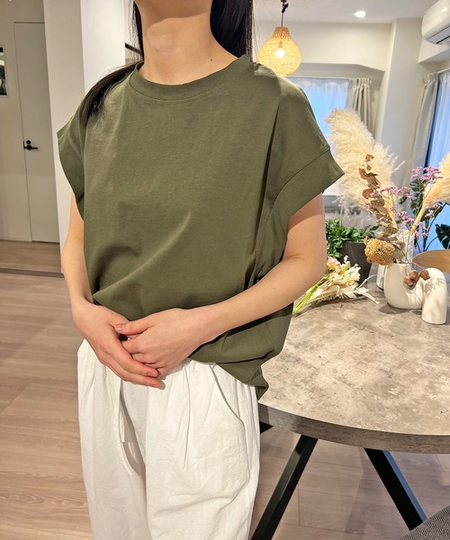 Jewelobe(ジュエローブ)の「ドルマンルーズTシャツ(Tシャツ/カットソー・レディース・ブラック/ホワイト/グレー/カーキ・FREE)」の10枚目の写真
