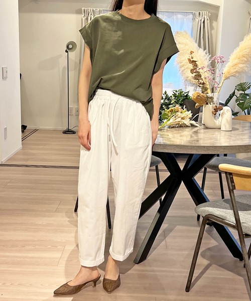 Jewelobe(ジュエローブ)の「ドルマンルーズTシャツ(Tシャツ/カットソー・レディース・ブラック/ホワイト/グレー/カーキ・FREE)」の9枚目の写真