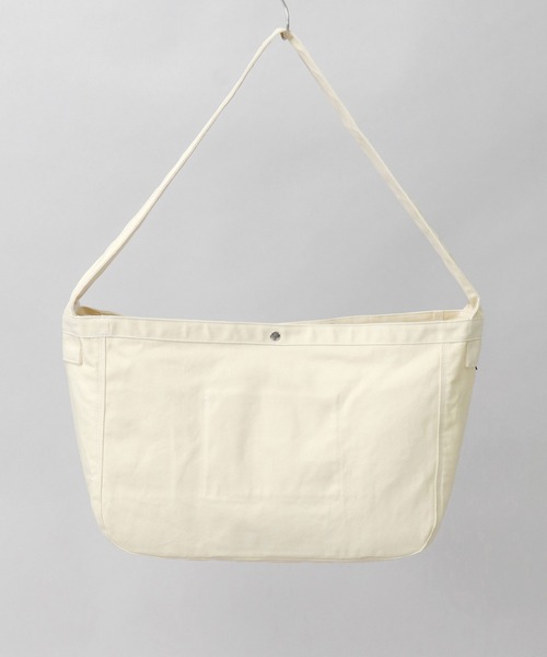 （What it isNt）ART BY MARKGONZALES（ワットイットイズント）の「キャンバス ニュースペーパーバッグ（ショルダーバッグ・メンズ・ホワイト系その他2/ホワイト系その他/ホワイト系その他3・FREE）」の12枚目の写真