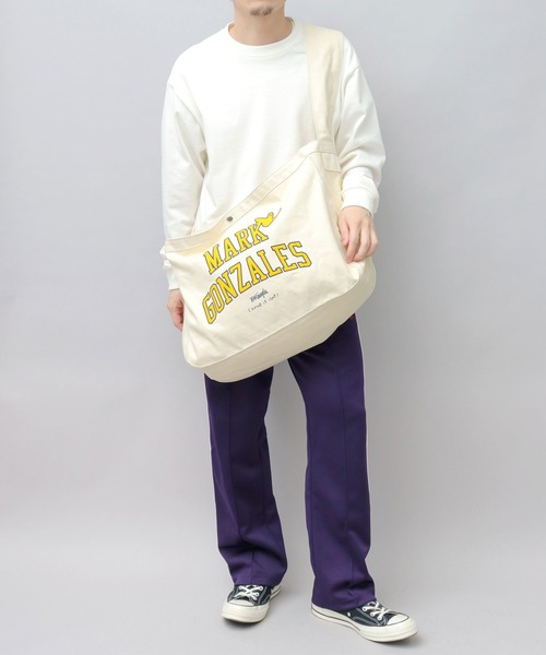 （What it isNt）ART BY MARKGONZALES（ワットイットイズント）の「キャンバス ニュースペーパーバッグ（ショルダーバッグ・メンズ・ホワイト系その他2/ホワイト系その他/ホワイト系その他3・FREE）」の8枚目の写真