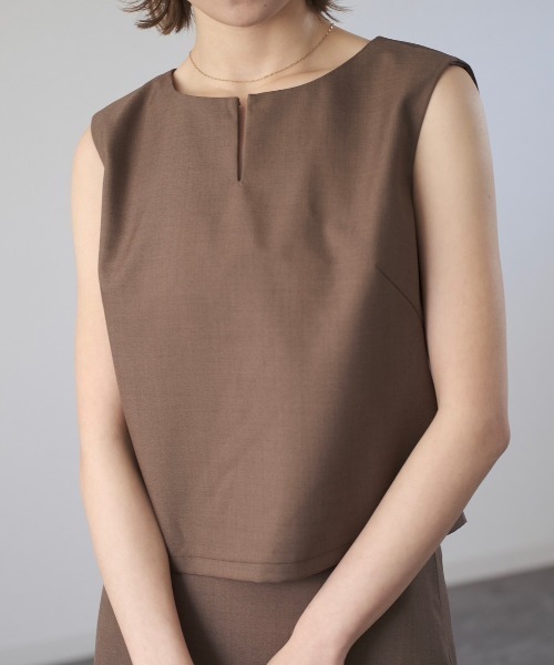 Reurie'(レウリィ)の「バッククロスベスト / original back cross vest ベスト ジレ バックオープン 背中開き グレー アイボリー ブラック(ベスト・レディース・ブラック/グレー/アイボリー/ブラウン・FREE)」の14枚目の写真