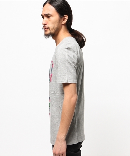 NIKE SPORTSWEAR（ナイキスポーツウェアー）の「メンズ ナイキ フローラル プリント Tシャツ NIKE TEE-FLORAL JDI 666532（Tシャツ/カットソー・メンズ・ダークグレー/ホワイト/ブラック/グレー・SMALL/X-LARGE/LARGE/MEDIUM）」の6枚目の写真