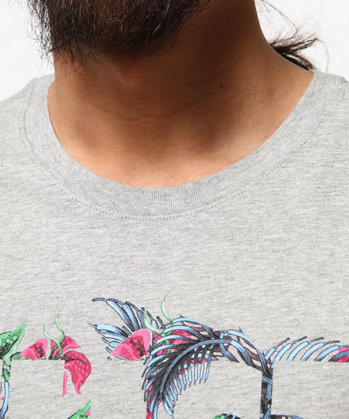 NIKE SPORTSWEAR（ナイキスポーツウェアー）の「メンズ ナイキ フローラル プリント Tシャツ NIKE TEE-FLORAL JDI 666532（Tシャツ/カットソー・メンズ・ダークグレー/ホワイト/ブラック/グレー・SMALL/X-LARGE/LARGE/MEDIUM）」の8枚目の写真