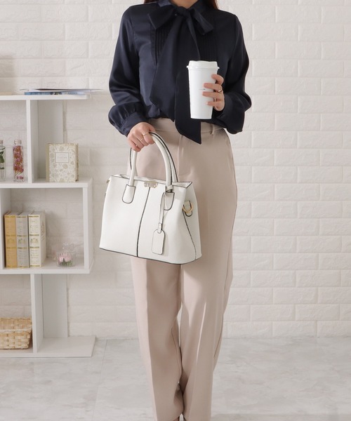 Lace Ladies(レースレディース)の「ボウタイ付きとろみピンタックブラウス(シャツ/ブラウス・レディース・ネイビー/ブラック/グレイッシュベージュ/グレー・S/FREE)」の12枚目の写真