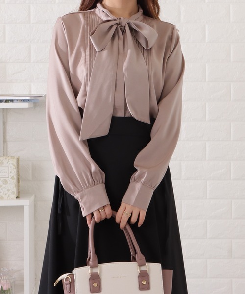 Lace Ladies(レースレディース)の「ボウタイ付きとろみピンタックブラウス(シャツ/ブラウス・レディース・ネイビー/ブラック/グレイッシュベージュ/グレー・S/FREE)」の18枚目の写真