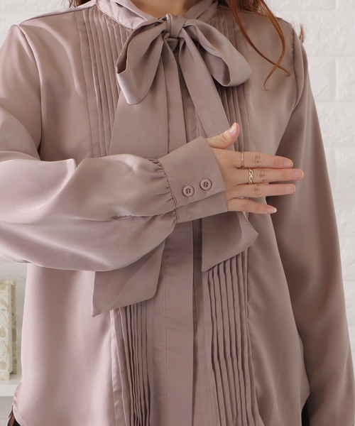 Lace Ladies(レースレディース)の「ボウタイ付きとろみピンタックブラウス(シャツ/ブラウス・レディース・ネイビー/ブラック/グレイッシュベージュ/グレー・S/FREE)」の7枚目の写真