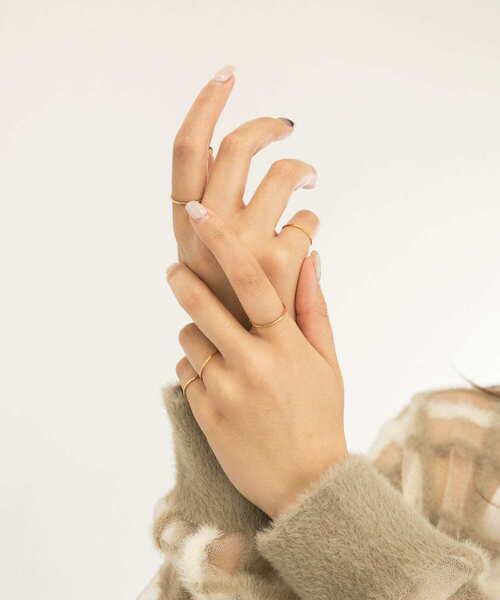 KBF（ケイビーエフ）の「ステンレスセットリング（リング・レディース・シルバー/ゴールド・ONE）」の2枚目の写真