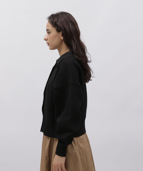 LAKOLE（ラコレ）の「ポロ襟ニットカーデ / 977354（カーディガン/ボレロ・レディース・モカ/ナチュラル/ワインレッド/ブラック・MEDIUM/SMALL）」の21枚目の写真