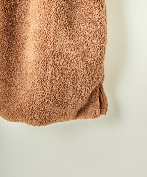 UNIVERSAL OVERALL（ユニバーサルオーバーオール）の「[UNIVERSAL OVERALL/ユニバーサルオーバーオール] 別注 ボアフリースベスト（ベスト・レディース・ブラウン/グレー/アイボリー・F）」の19枚目の写真