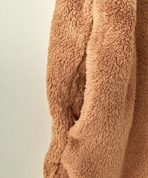 UNIVERSAL OVERALL（ユニバーサルオーバーオール）の「[UNIVERSAL OVERALL/ユニバーサルオーバーオール] 別注 ボアフリースベスト（ベスト・レディース・ブラウン/グレー/アイボリー・F）」の20枚目の写真