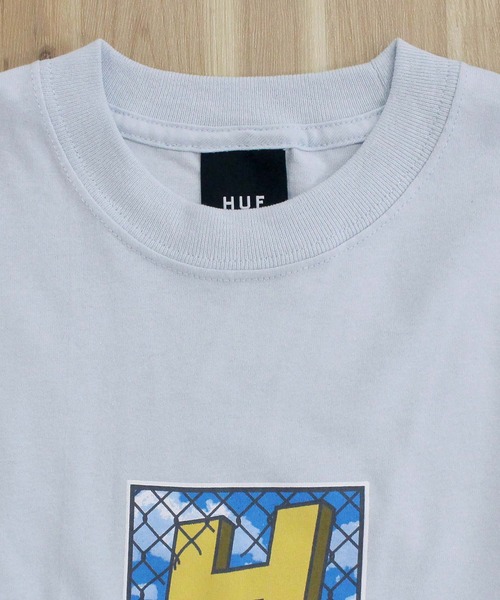 HUF（ハフ）の「トレスパス ショートスリーブTシャツ TRESSPASS S/S TEE（Tシャツ/カットソー・メンズ・スカイブルー/ブラック・XL/L/M）」の6枚目の写真