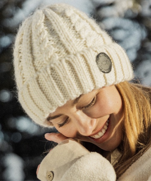 ROXY(ロキシー)の「TRAM BEANIE/ロキシーフリースライナー付きケーブルニットキャップ・ビーニー(ニットキャップ/ビーニー・レディース・ブラック/バーガンディー/ホワイト・FREE)」の2枚目の写真