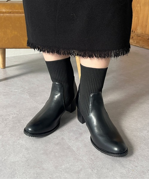 Thevon(ゼボン)の「ニット切替ショートブーツ(ブーツ・レディース・ベージュ/ブラック・MEDIUM/LARGE)」の12枚目の写真