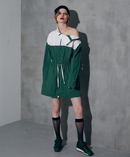 WONEM(ウォンエム)の「ブロッキングナイロンミニワンピース(ワンピース・レディース・グリーン/ブラック・FREE)」の16枚目の写真