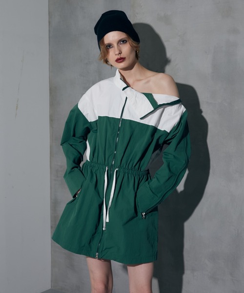 WONEM(ウォンエム)の「ブロッキングナイロンミニワンピース(ワンピース・レディース・グリーン/ブラック・FREE)」の13枚目の写真