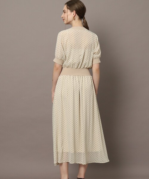 DRESSTERIOR（ドレステリア）の「◆【洗える／スタイルアップ】ドットカットジャカードハーフスリーブワンピース（ワンピース・レディース・ライトベージュ/ブラック・36/34/38）」の6枚目の写真