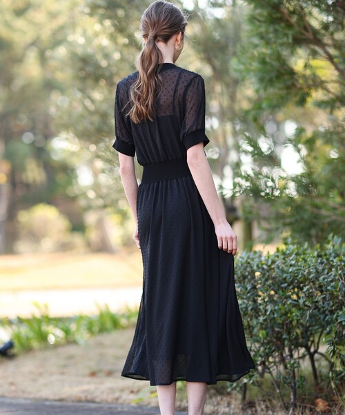 DRESSTERIOR（ドレステリア）の「◆【洗える／スタイルアップ】ドットカットジャカードハーフスリーブワンピース（ワンピース・レディース・ライトベージュ/ブラック・36/34/38）」の14枚目の写真