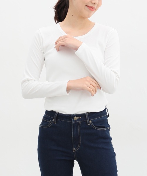 Honeys(ハニーズ)の「オーガニックUネックTシャツ(Tシャツ/カットソー・レディース・オフホワイト/ブラック/グレー系その他/ホワイト×ブラック/ベージュ×ブラック・M/L/LL)」の2枚目の写真