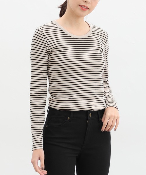 Honeys(ハニーズ)の「オーガニックUネックTシャツ(Tシャツ/カットソー・レディース・オフホワイト/ブラック/グレー系その他/ホワイト×ブラック/ベージュ×ブラック・M/L/LL)」の5枚目の写真