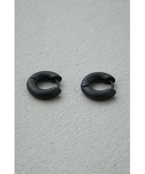 AZUL by moussy(アズールバイマウジー)の「ボールドリングピアス(ピアス(両耳用)・メンズ・シルバー/ブラック・FREE)」の6枚目の写真