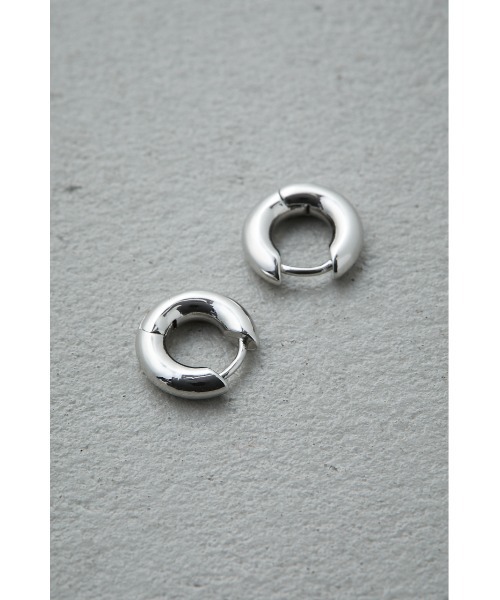 AZUL by moussy(アズールバイマウジー)の「ボールドリングピアス(ピアス(両耳用)・メンズ・シルバー/ブラック・FREE)」の10枚目の写真