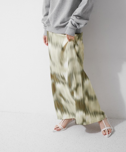 CHICS(シックス)の「【CHICS for ADAM ET ROPE'】別注PRINT SK(スカート・レディース・ベージュ系その他/ピンク系その他2・36/38)」の2枚目の写真