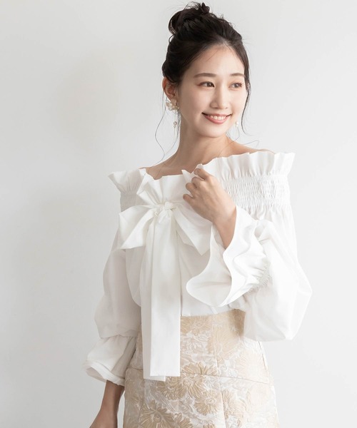 RANDA（ランダ）の「マルチウェイシャーリングブラウス（シャツ/ブラウス・レディース・ミント/ホワイト/ベージュ/ネイビー・FREE）」の2枚目の写真