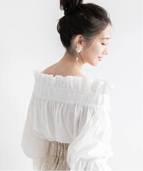 RANDA（ランダ）の「マルチウェイシャーリングブラウス（シャツ/ブラウス・レディース・ミント/ホワイト/ベージュ/ネイビー・FREE）」の6枚目の写真