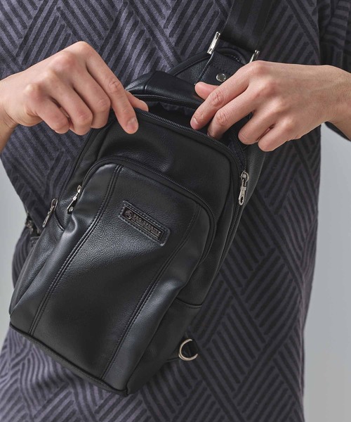 PRO-SPERITY（プロスペリティ）の「PRO-SPERITY別注 多機能 ボディバッグ チェストバッグ スリングバッグ（ショルダーバッグ・メンズ・ネイビー/ダークブラウン/ブラック・FREE）」の21枚目の写真