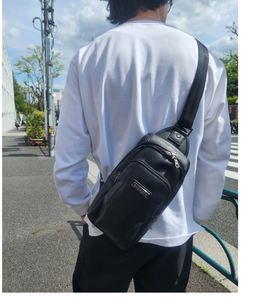 PRO-SPERITY（プロスペリティ）の「PRO-SPERITY別注 多機能 ボディバッグ チェストバッグ スリングバッグ（ショルダーバッグ・メンズ・ネイビー/ダークブラウン/ブラック・FREE）」の14枚目の写真