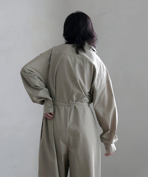hellam（へラム）の「ナイロンジャンプスーツ（サロペット/オーバーオール・レディース・グレイッシュベージュ/ブラック・FREE）」の9枚目の写真