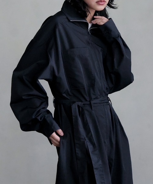 hellam（へラム）の「ナイロンジャンプスーツ（サロペット/オーバーオール・レディース・グレイッシュベージュ/ブラック・FREE）」の12枚目の写真