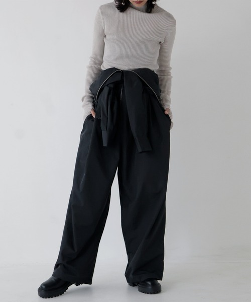 hellam（へラム）の「ナイロンジャンプスーツ（サロペット/オーバーオール・レディース・グレイッシュベージュ/ブラック・FREE）」の14枚目の写真