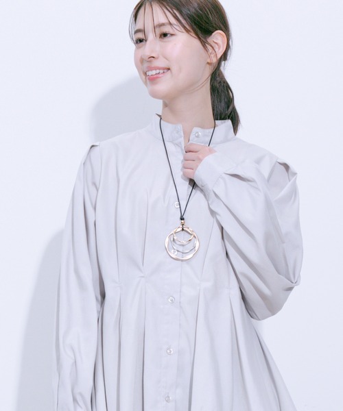 Jayro（ジャイロ）の「ウエストボリュームタックスタンドブラウス（シャツ/ブラウス・レディース・グレー系その他/ブラック/ブルー/ホワイト系その他・M）」の3枚目の写真