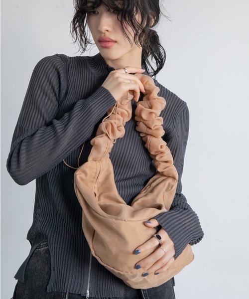 VACANCY（ヴァカンシー）の「ドロストチュールショルダーバッグ（ショルダーバッグ・レディース・ベージュ/アイボリー/グレー・FREE）」の19枚目の写真