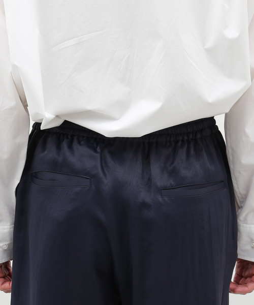 EDIFICE LA BOUCLE（エディフィスラブークル）の「【LA BOUCLE / ラブ―クル】ACE サテン イージーパンツ（スラックス・メンズ・ブラック/ブラウン/ネイビー・FREE）」の9枚目の写真