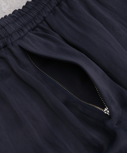 EDIFICE LA BOUCLE（エディフィスラブークル）の「【LA BOUCLE / ラブ―クル】ACE サテン イージーパンツ（スラックス・メンズ・ブラック/ブラウン/ネイビー・FREE）」の13枚目の写真