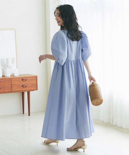 La boutique BonBon(ラブティックボンボン)の「リップルランタンスリーブワンピース(ワンピース・レディース・ブラック/スカイブルー・36/38)」の9枚目の写真