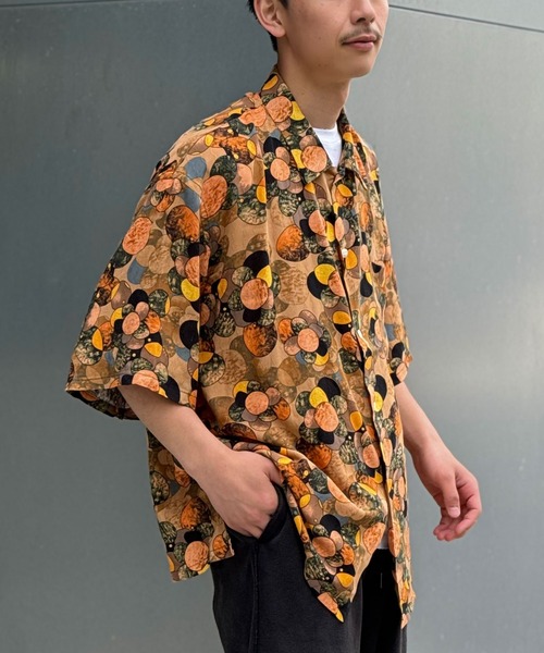 SUNNY  SPORTS（サニースポーツ）の「【SUNNYSPORTS/サニースポーツ】PRINTED BOX SHIRTS（シャツ/ブラウス・メンズ・ブラック/イエロー・LARGE）」の2枚目の写真