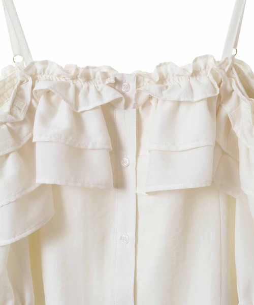 31 Sons de mode(トランテアン ソン ドゥ モード)の「オフショルフリルブラウス(シャツ/ブラウス・レディース・ブラック/サックスブルー/オフホワイト・36)」の6枚目の写真