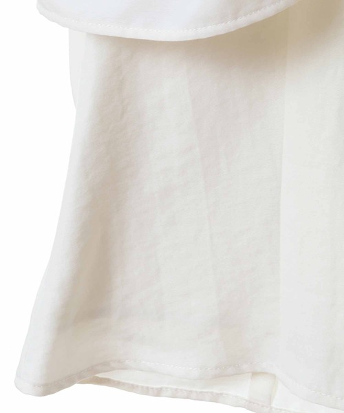 31 Sons de mode(トランテアン ソン ドゥ モード)の「オフショルフリルブラウス(シャツ/ブラウス・レディース・ブラック/サックスブルー/オフホワイト・36)」の9枚目の写真