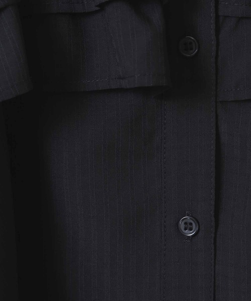 31 Sons de mode(トランテアン ソン ドゥ モード)の「オフショルフリルブラウス(シャツ/ブラウス・レディース・ブラック/サックスブルー/オフホワイト・36)」の14枚目の写真