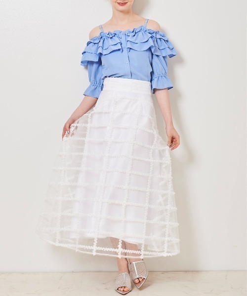 31 Sons de mode(トランテアン ソン ドゥ モード)の「オフショルフリルブラウス(シャツ/ブラウス・レディース・ブラック/サックスブルー/オフホワイト・36)」の19枚目の写真