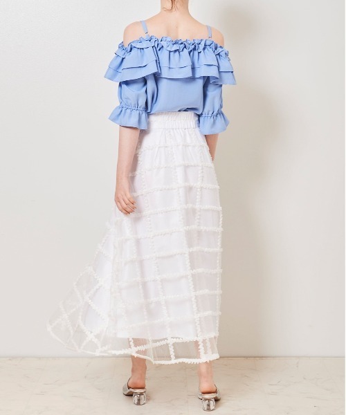 31 Sons de mode(トランテアン ソン ドゥ モード)の「オフショルフリルブラウス(シャツ/ブラウス・レディース・ブラック/サックスブルー/オフホワイト・36)」の17枚目の写真